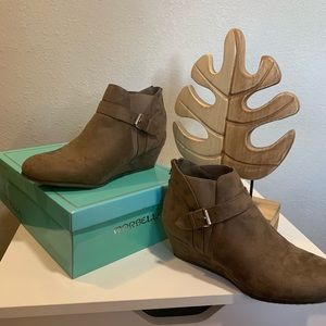 NWT Taupe grey low heeled zipper booties with buckle